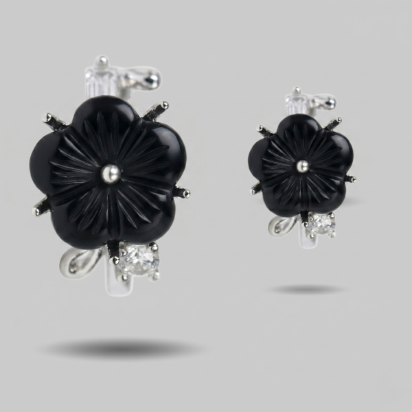 Halo Studs, Beaded Jewelry, Sunburst Earrings, Vintage Style, Gold Studs, Bridal Jewelry, Statement Studs, Classic Elegance, Granulated Gold, Luxury Accessories.