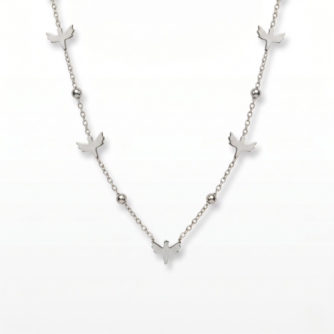 Elegant Gold-Tone Swan Pendant Necklace with Pavé Crystals & Ruby Eye (22)