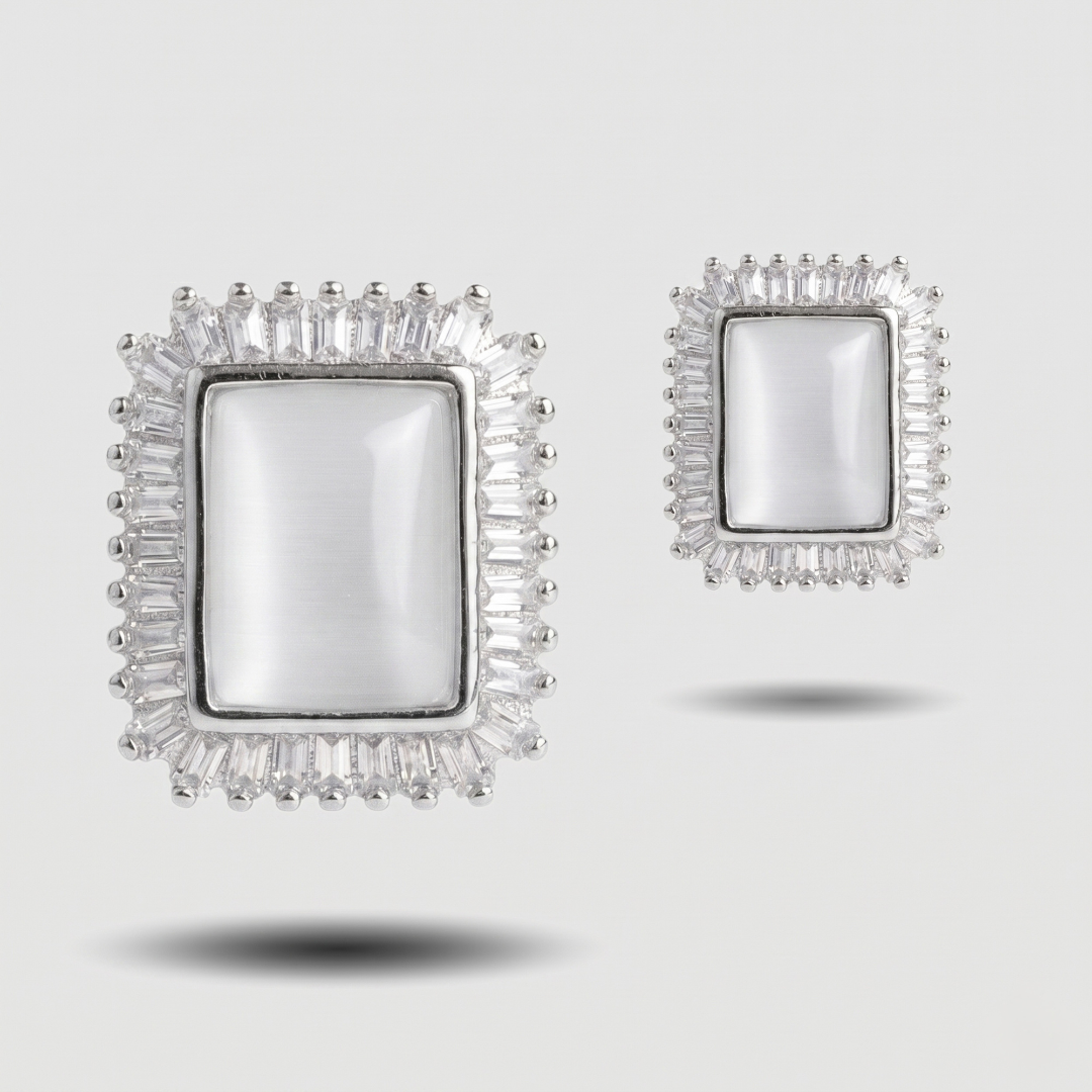 Elegant Gold-Tone Swan Pendant Necklace with Pavé Crystals & Ruby Eye (3)